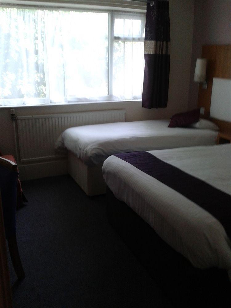 Altrincham Lodge Extérieur photo